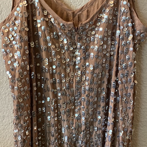 Dress sequence - Picture 12 of 17